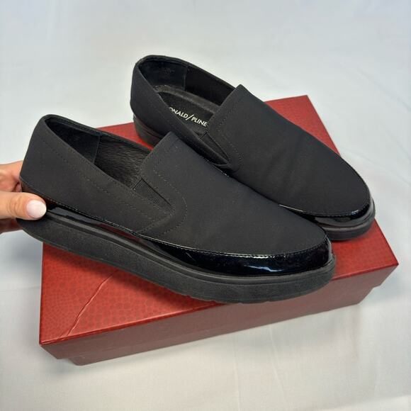 Donald J. Pliner Womens Black Meg Pull On Loafers Size 8 - Picture 1 of 10